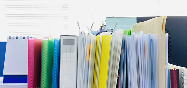 職場の整理収納の最難関アイテムは書類です。